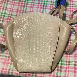 Elegant Cream Crocodile-Embossed Women's Bag